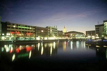 Am Schwedenkai