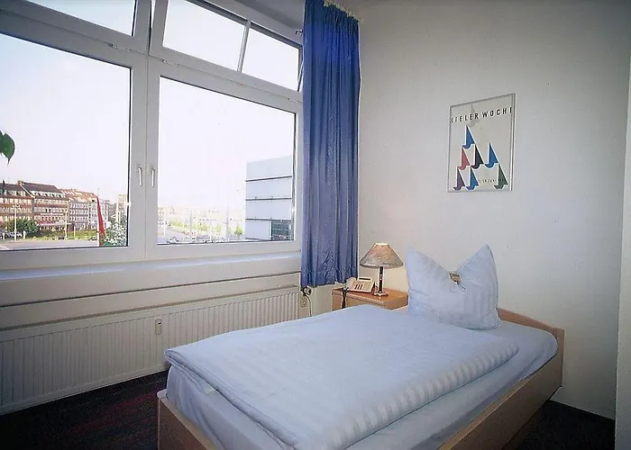 Hotell Am Schwedenkai 3*