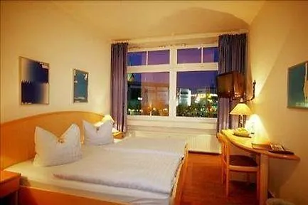 Am Schwedenkai Hotel 3*